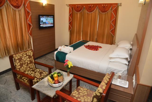 Sri Balaji Hotels Tiruchengodu Екстериор снимка