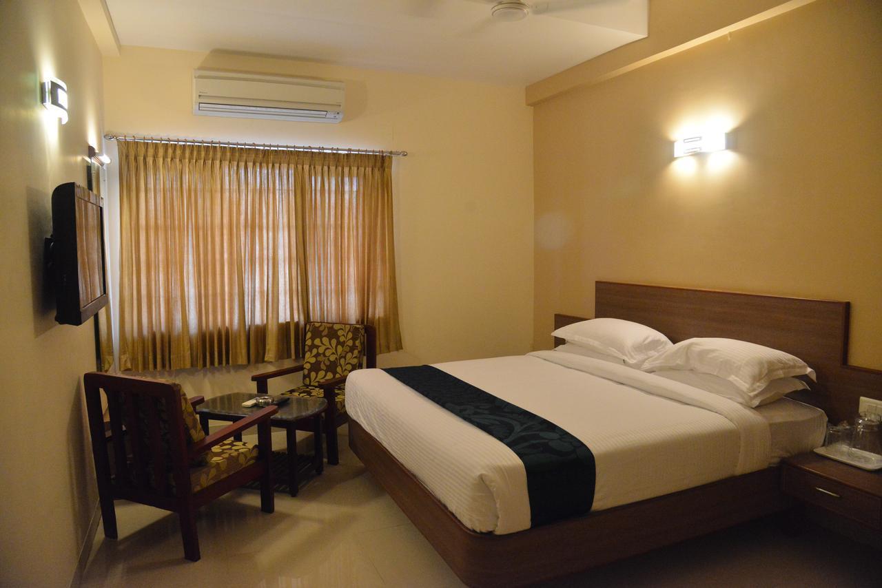 Sri Balaji Hotels Tiruchengodu Екстериор снимка