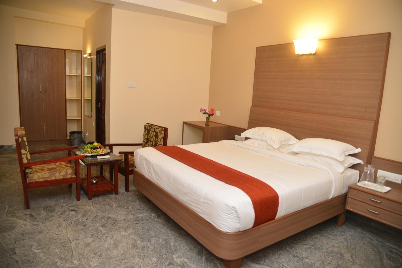 Sri Balaji Hotels Tiruchengodu Екстериор снимка