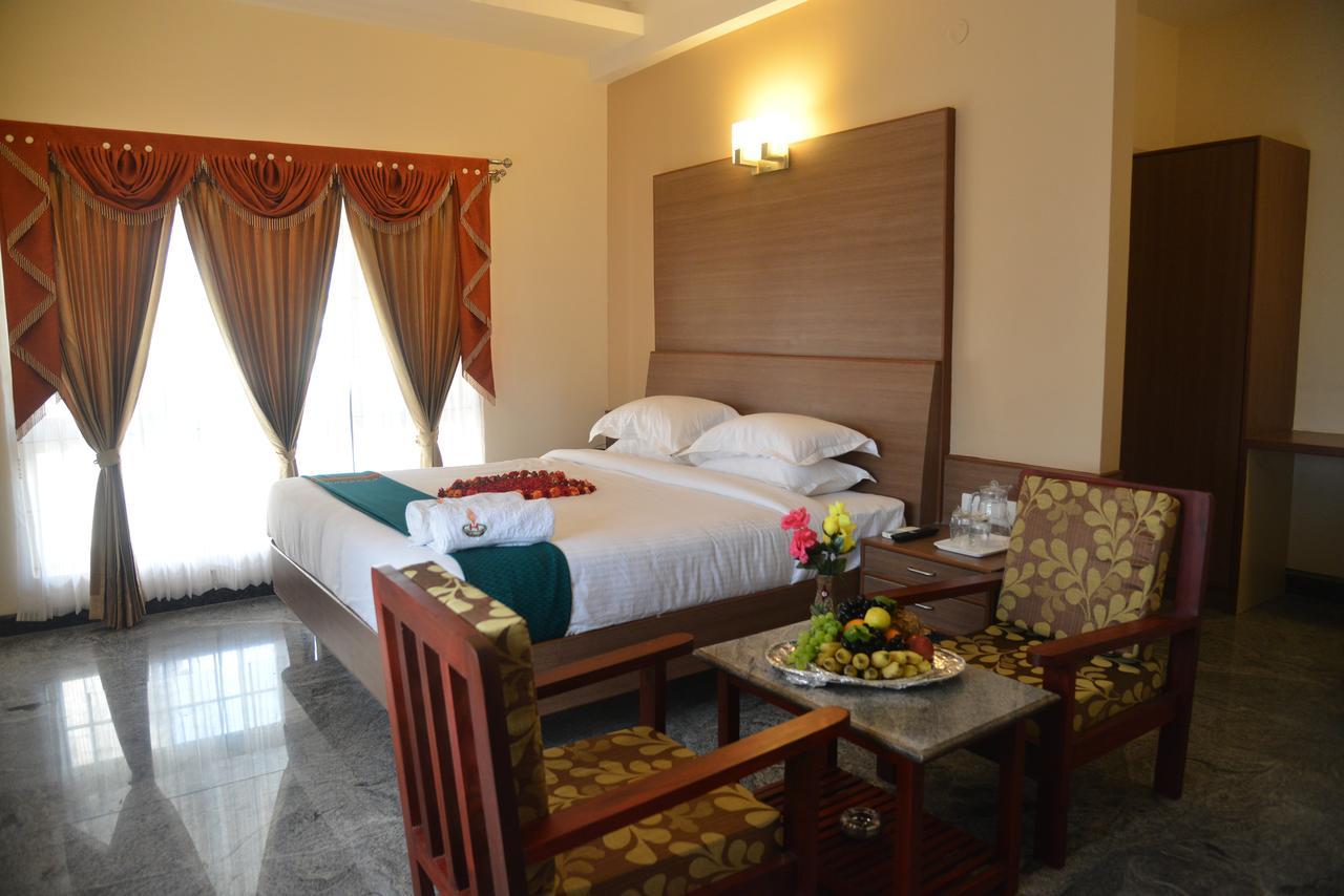 Sri Balaji Hotels Tiruchengodu Екстериор снимка