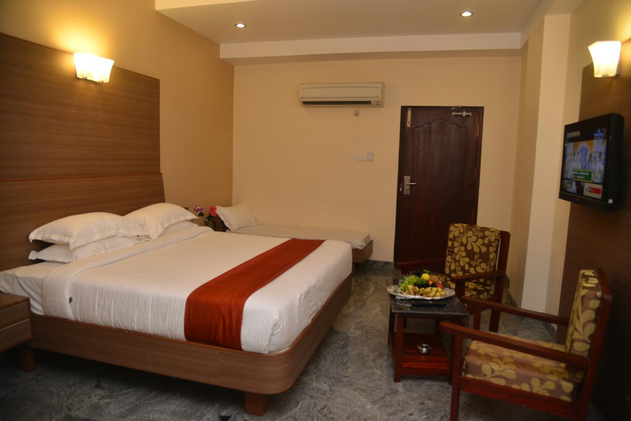 Sri Balaji Hotels Tiruchengodu Екстериор снимка